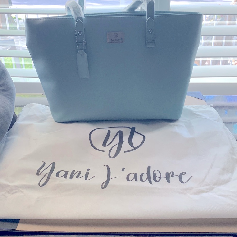 Yano J’adore light blue